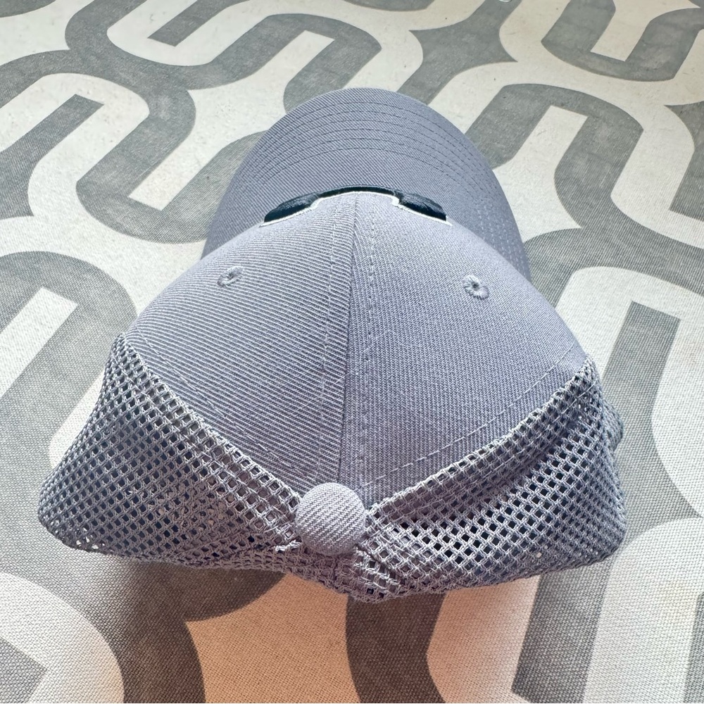 Under Armour Gray Baseball Cap - Picture 2 of 3